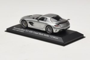 Mercedes SLS AMG C197 Black Series Siva Metalik Minichamps 1:43 437033024 Kovina – slika 3 od 4