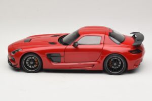 Mercedes SLS AMG C197 Black Series Rdeč Minichamps 1:18 110033022 Kovina – slika 4 od 8