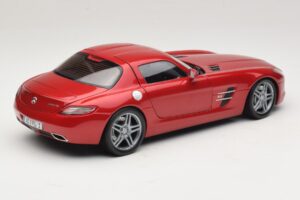 Mercedes SLS AMG C197 Rdeča Metalik Minichamps 1:18 100039020 Kovina – slika 3 od 8