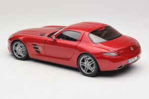 Mercedes SLS AMG C197 Rdeča Metalik Minichamps 1:18 100039020 Kovina – slika 7 od 8