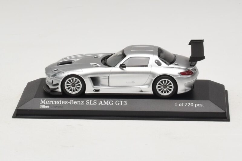 Mercedes SLS AMG GT3 Srebrn Minichamps 1:43 Mercedes SLS AMG GT3 Srebrn Minichamps 1:43 410113202 Kovina