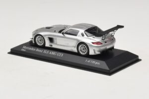 Mercedes SLS AMG GT3 Srebrn Minichamps 1:43 410113202 Kovina – slika 3 od 4