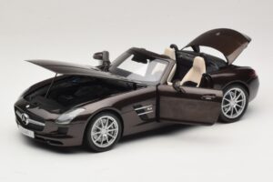 Mercedes SLS AMG Sepang Brown Minichamps 1:18 B66960080 Kovina – slika 2 od 9