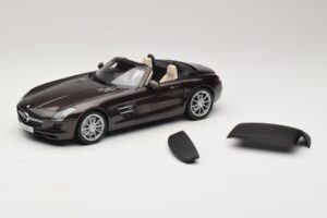 Mercedes SLS AMG Sepang Brown Minichamps 1:18 B66960080 Kovina – slika 3 od 9