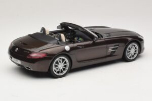 Mercedes SLS AMG Sepang Brown Minichamps 1:18 B66960080 Kovina – slika 4 od 9