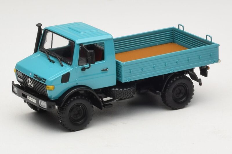 Mercedes Unimog 1300 L Kamion s Ploščadjo Moder Minichamps 1:43 Mercedes Unimog 1300 L Kamion s Ploščadjo Moder Minichamps 1:43 439033020 Kovina