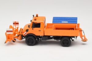 Mercedes Unimog 1300 L Snežni Plug Oranžen Minichamps 1:43 439033060 Kovina – slika 3 od 6