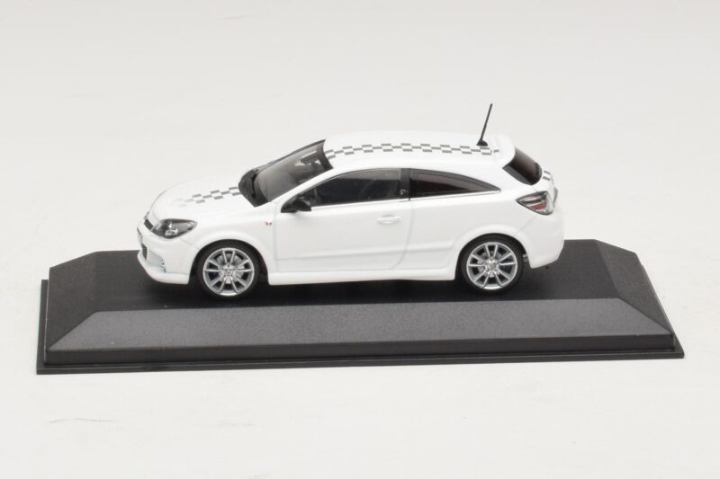 Opel Astra H OPC Nurburgring Edition Bel Minichamps 1:43 ASTRA005 Kovina