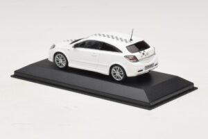Opel Astra H OPC Nurburgring Edition Bel Minichamps 1:43 ASTRA005 Kovina – slika 3 od 4