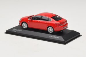 Opel Astra J Rdeč Minichamps 1:43 410042001 Kovina – slika 3 od 4
