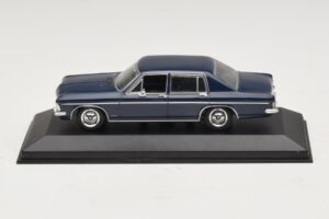 Opel Diplomat A Temno Moder Minichamps 1:43 DIPLOMAT001 Kovina