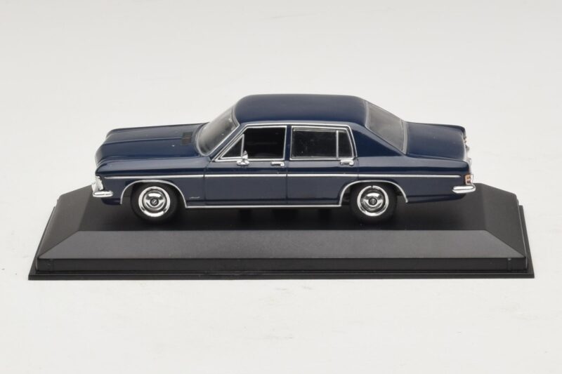Opel Diplomat A Temno Moder Minichamps 1:43 DIPLOMAT001 Kovina