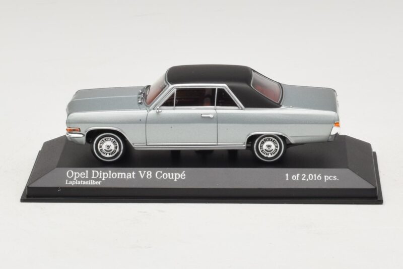 Opel Diplomat A V8 Coupe Srebrn Minichamps 1:43 Opel Diplomat A V8 Coupe Srebrn Minichamps 1:43 400048020 Kovina