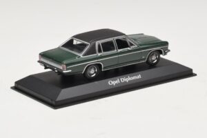 Opel Diplomat B Temno Zelen Maxichamps 1:43 940046070 Kovina – slika 2 od 4