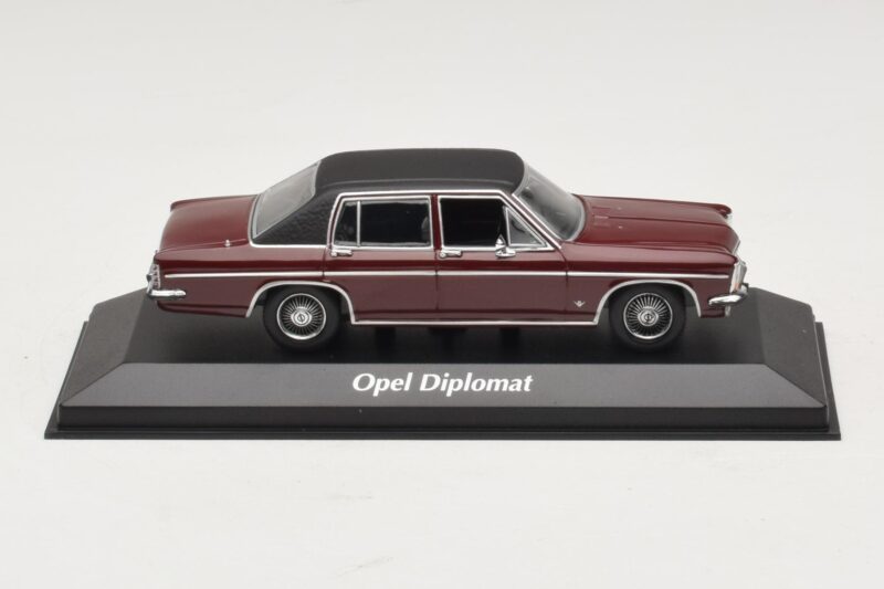 Opel Diplomat B Temno Rdeč Maxichamps 1:43 940046071 Kovina