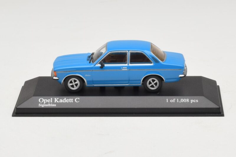 Opel Kadett C Moder Minichamps 1:43 Opel Kadett C Moder Minichamps 1:43 400048101 Kovina