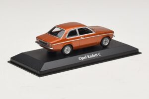 Opel Kadett C Bronast Kovinski Maxichamps 1:43 940045600 Kovina – slika 2 od 4