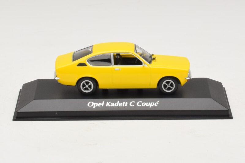 Opel Kadett C Coupe Rumen Maxichamps 1:43 940045620 Kovina