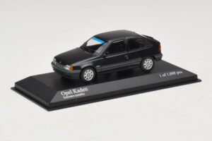 Opel Kadett E Black Metallic Minichamps 1:43 400045901 Kovina – slika 2 od 4
