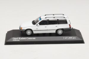 Opel Kadett E Caravan Bel Minichamps 1:43 400045911 Kovina