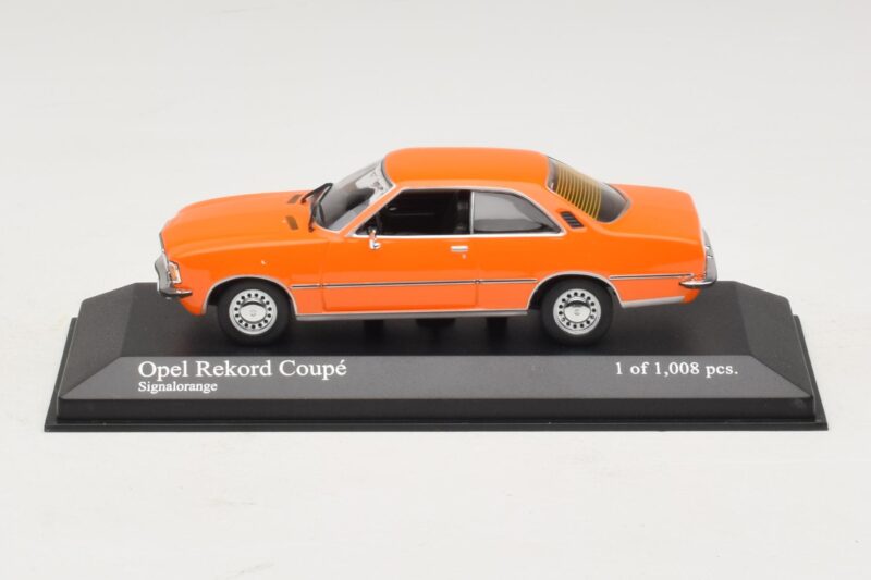 Opel Rekord D Kupe Oranžna Minichamps 1:43 Opel Rekord D Kupe Oranžna Minichamps 1:43 400044024 Kovina