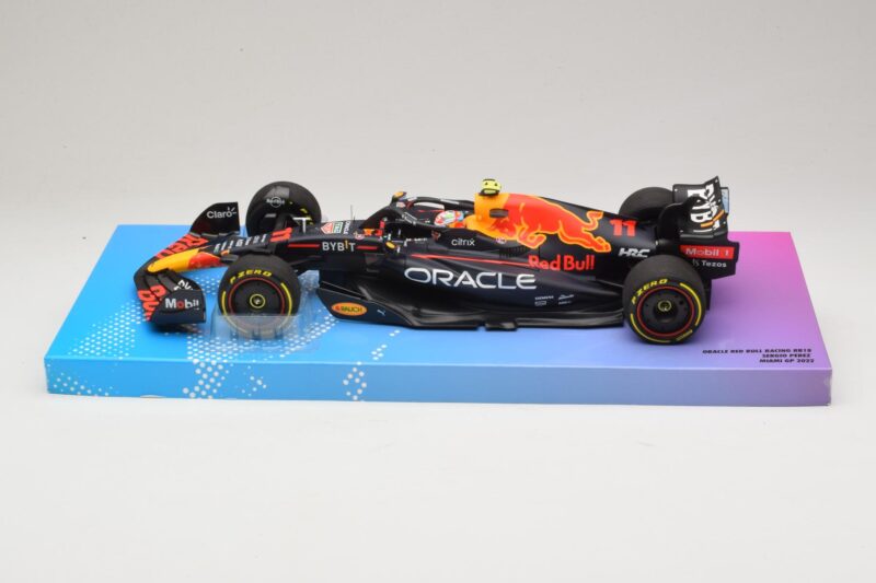Oracle Red Bull Racing RB18 #11 S. Perez Miami GP 2022 Minichamps 1:18 113220511 Kovina