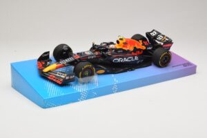 Oracle Red Bull Racing RB18 #11 S. Perez Miami GP 2022 Minichamps 1:18 113220511 Kovina – slika 2 od 7