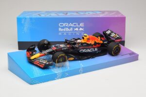 Oracle Red Bull Racing RB18 #11 S. Perez Miami GP 2022 Minichamps 1:18 113220511 Kovina – slika 7 od 7