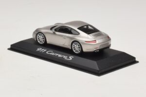 Porsche 911 991 Carrera S Srebrna Metalik Minichamps 1:43 WAP0200130C Kovina – slika 3 od 4