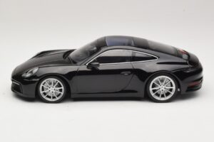 Porsche 911 992 Carrera 4S Črn Minichamps 1:18 WAP0211120R992 Kovina – slika 3 od 6
