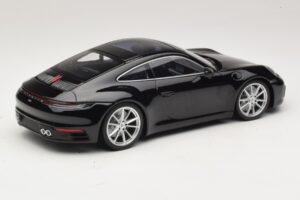 Porsche 911 992 Carrera 4S Črn Minichamps 1:18 WAP0211120R992 Kovina – slika 2 od 6