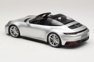 Porsche 911 992 Targa 4 GTS Srebrn Minichamps 1:18 WAP0211460RTRG Kovina – slika 5 od 6
