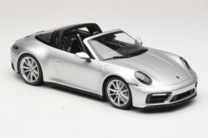 Porsche 911 992 Targa 4 GTS Srebrn Minichamps 1:18 WAP0211460RTRG Kovina – slika 4 od 6