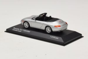 Porsche 911 996 Kabriolet Srebrna Kovinska Minichamps 1:43 400061091 Kovina – slika 3 od 4