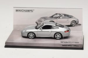 Porsche 911 996 Carrera 40. Obletnica Srebrn Minichamps 1:43 436061070 Kovina