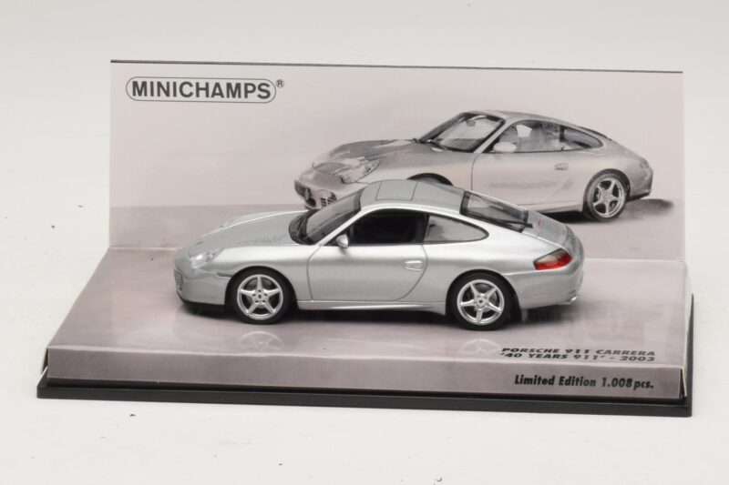 Porsche 911 996 Carrera 40. Obletnica Srebrn Minichamps 1:43 436061070 Kovina