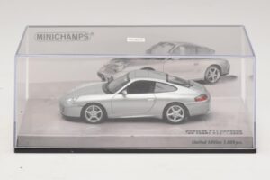 Porsche 911 996 Carrera 40. Obletnica Srebrn Minichamps 1:43 436061070 Kovina – slika 5 od 5