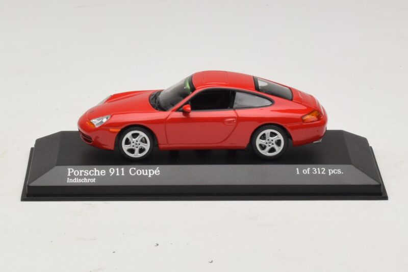 Porsche 911 996 Rdeč Minichamps 1:43 Porsche 911 996 Rdeč Minichamps 1:43 400061181 Kovina