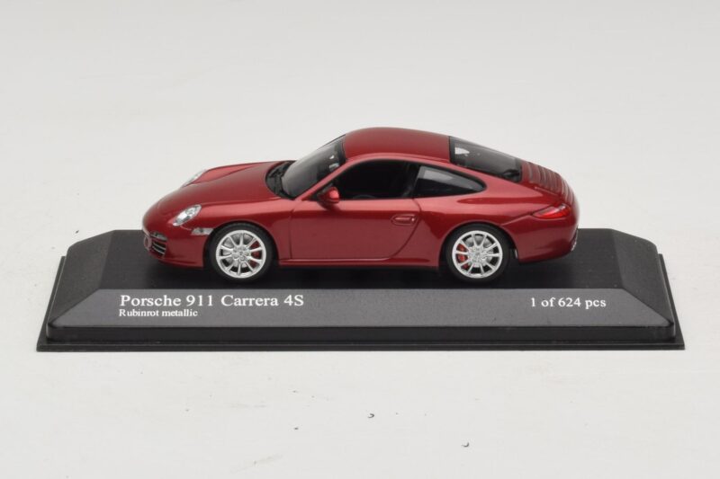 Porsche 911 997 Carrera 4S Red Metallic Minichamps 1:43 Porsche 911 997 Carrera 4S Red Metallic Minichamps 1:43 400066422 Kovina
