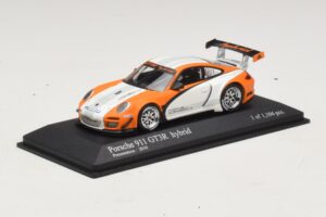 Porsche 911 997 GT3 R Hybrid Presentation 2010 Minichamps 1:43 410108900 Kovina – slika 2 od 4