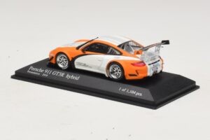 Porsche 911 997 GT3 R Hybrid Presentation 2010 Minichamps 1:43 410108900 Kovina – slika 3 od 4