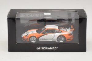 Porsche 911 997 GT3 R Hybrid Presentation 2010 Minichamps 1:43 410108900 Kovina – slika 4 od 4