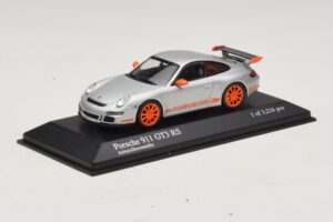 Porsche 911 997 GT3 RS Srebrn Minichamps 1:43 400066000 Kovina – slika 2 od 4