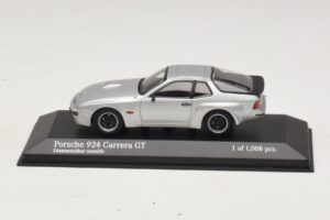 Porsche 924 Carrera GT Srebrn Minichamps 1:43 400066121 Kovina