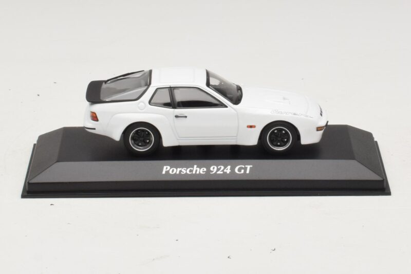 Porsche 924 GT Bel Maxichamps 1:43 Porsche 924 GT Bel Maxichamps 1:43 940066121 Kovina