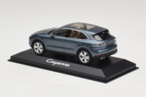 Porsche Cayenne E3 Blue Metallic Minichamps 1:43 WAP0203110J Kovina – slika 3 od 4