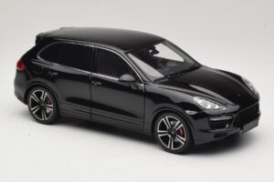 Porsche Cayenne Turbo S 92A Črna Kovinska Minichamps 1:18 110062100 Kovina – slika 6 od 8