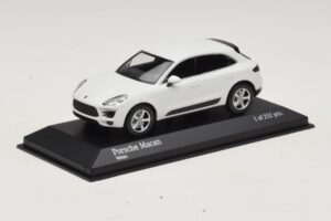 Porsche Macan 95B Bel Minichamps 1:43 410062601 Kovina – slika 2 od 4