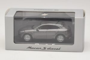 Porsche Macan S Diesel 95B Bronasta Metalik Minichamps 1:43 WAP0201510E Kovina – slika 4 od 4