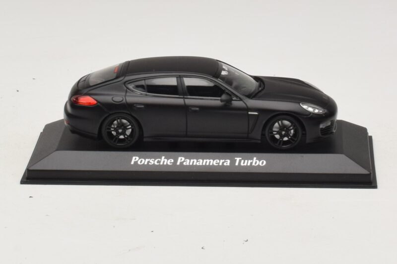 Porsche Panamera 970 Turbo Mat Črna Maxichamps 1:43 940062370 Kovina